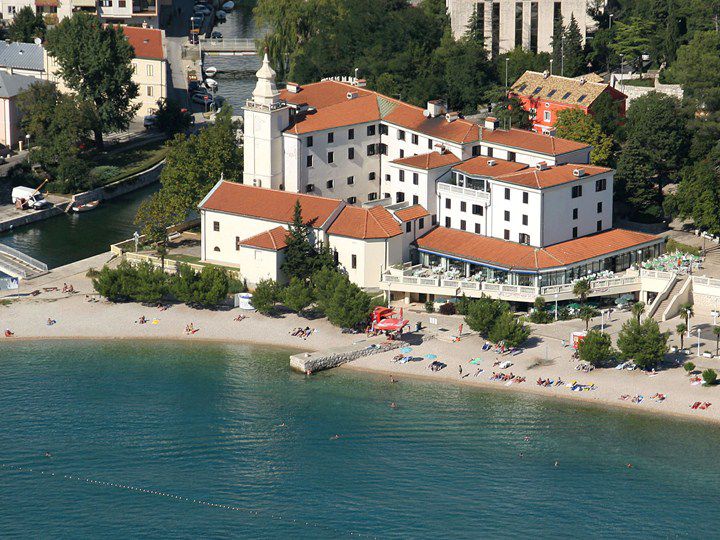 קריקווניצה Hotel Kastel מראה חיצוני תמונה