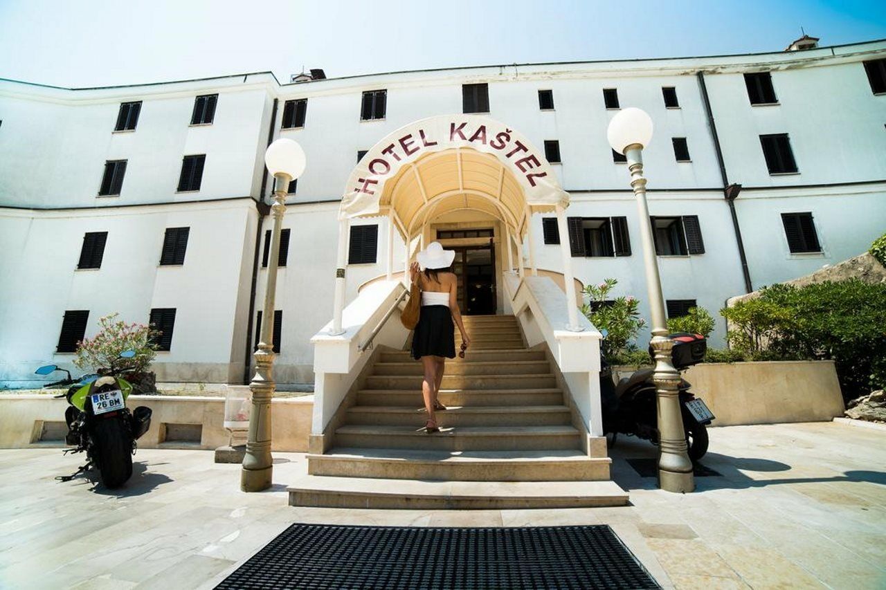 קריקווניצה Hotel Kastel מראה חיצוני תמונה